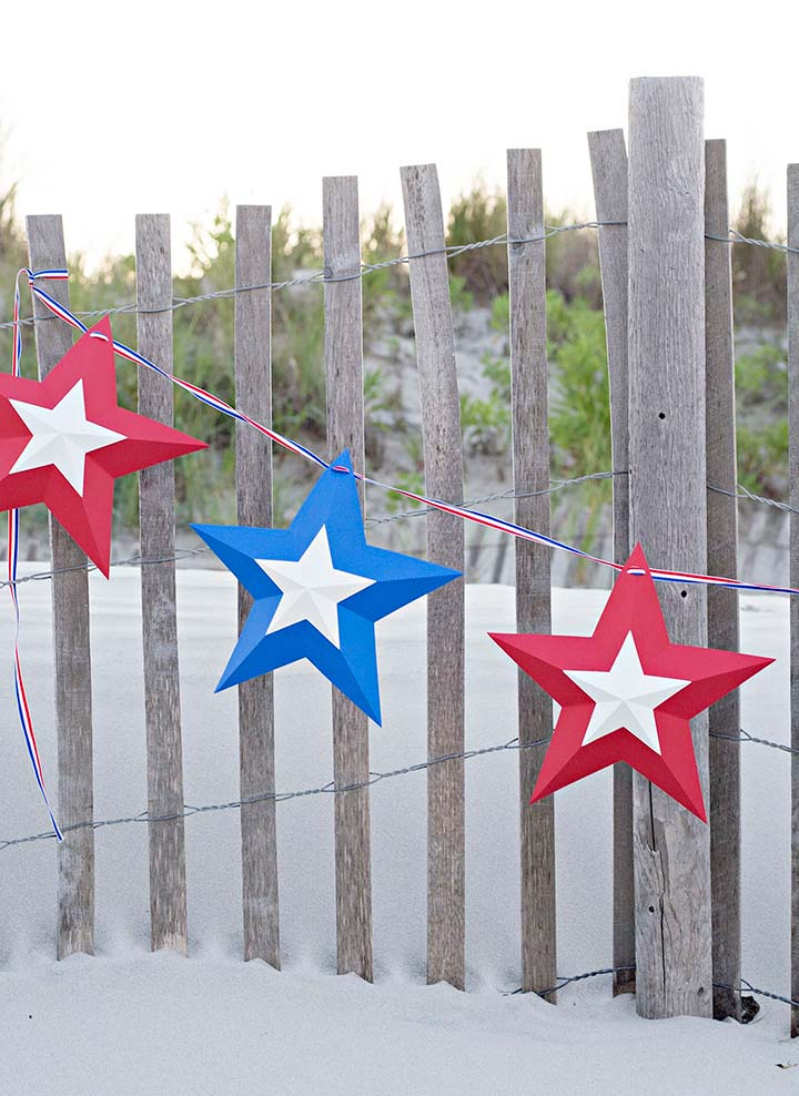 DIY 4th of July Exterior Decorations • The Yard Glove